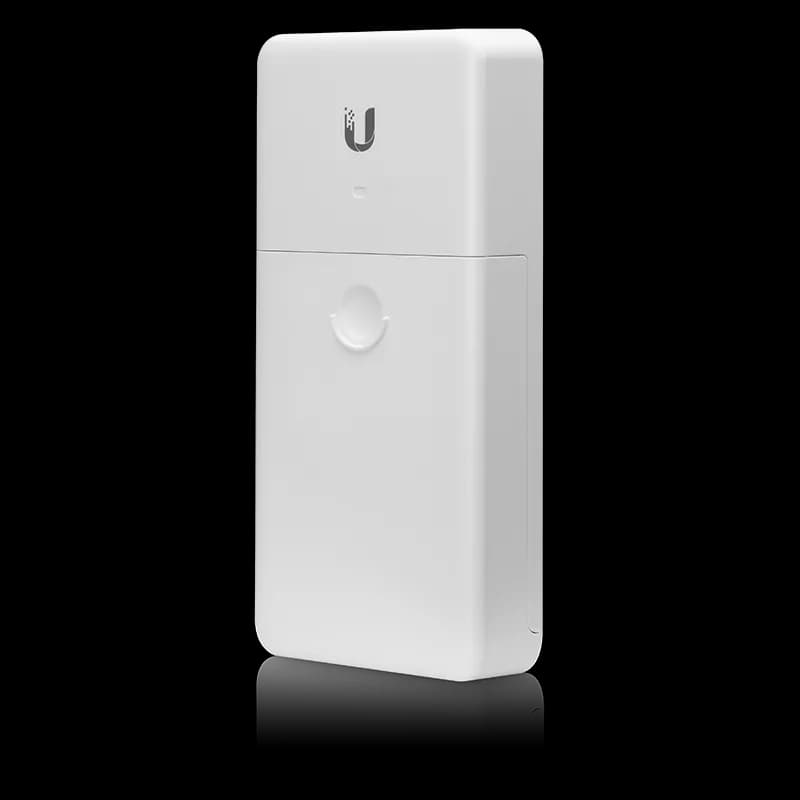 Ubiquiti UISP 4 Port Gigabit with 3 PoE Out Port NanoSwitch