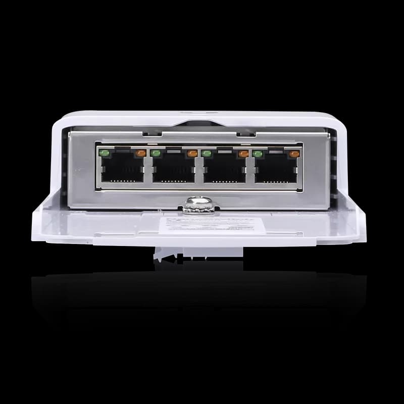 Ubiquiti UISP 4 Port Gigabit with 3 PoE Out Port NanoSwitch